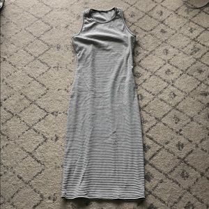 Hip hugging striped dress S